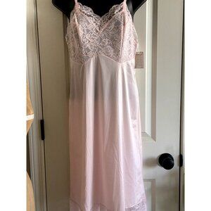 NWT Vintage Pink Vanity Fair Slip  Made in the USA-32 Small